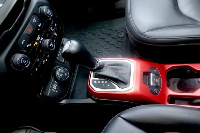 Jeep Renegade view 14