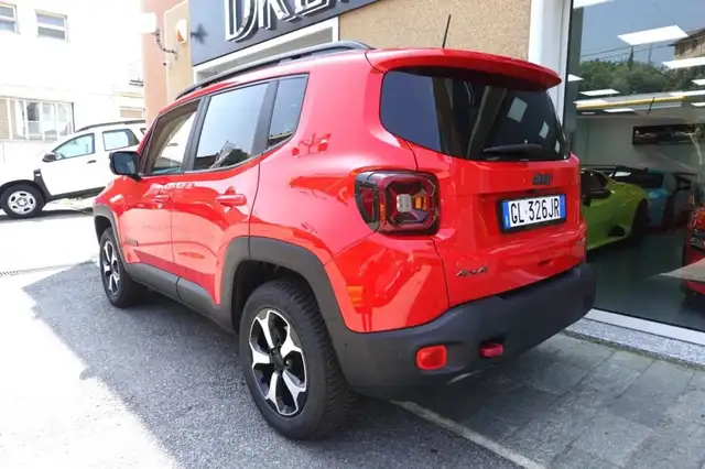 Jeep Renegade view 3