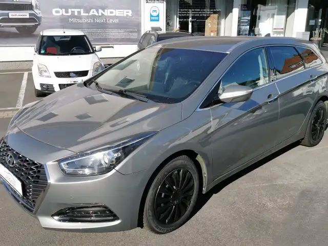 Hyundai i40 blue Space 1,6 PDC*Kamera*SHZ