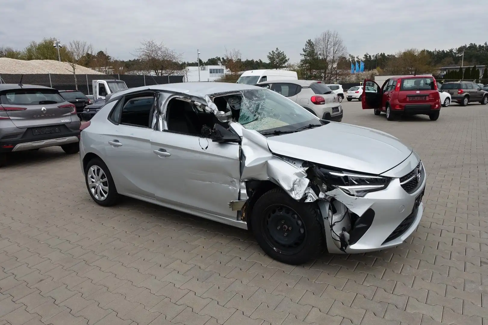 Opel Corsa 1.2 Turbo Edition Plateado - 2