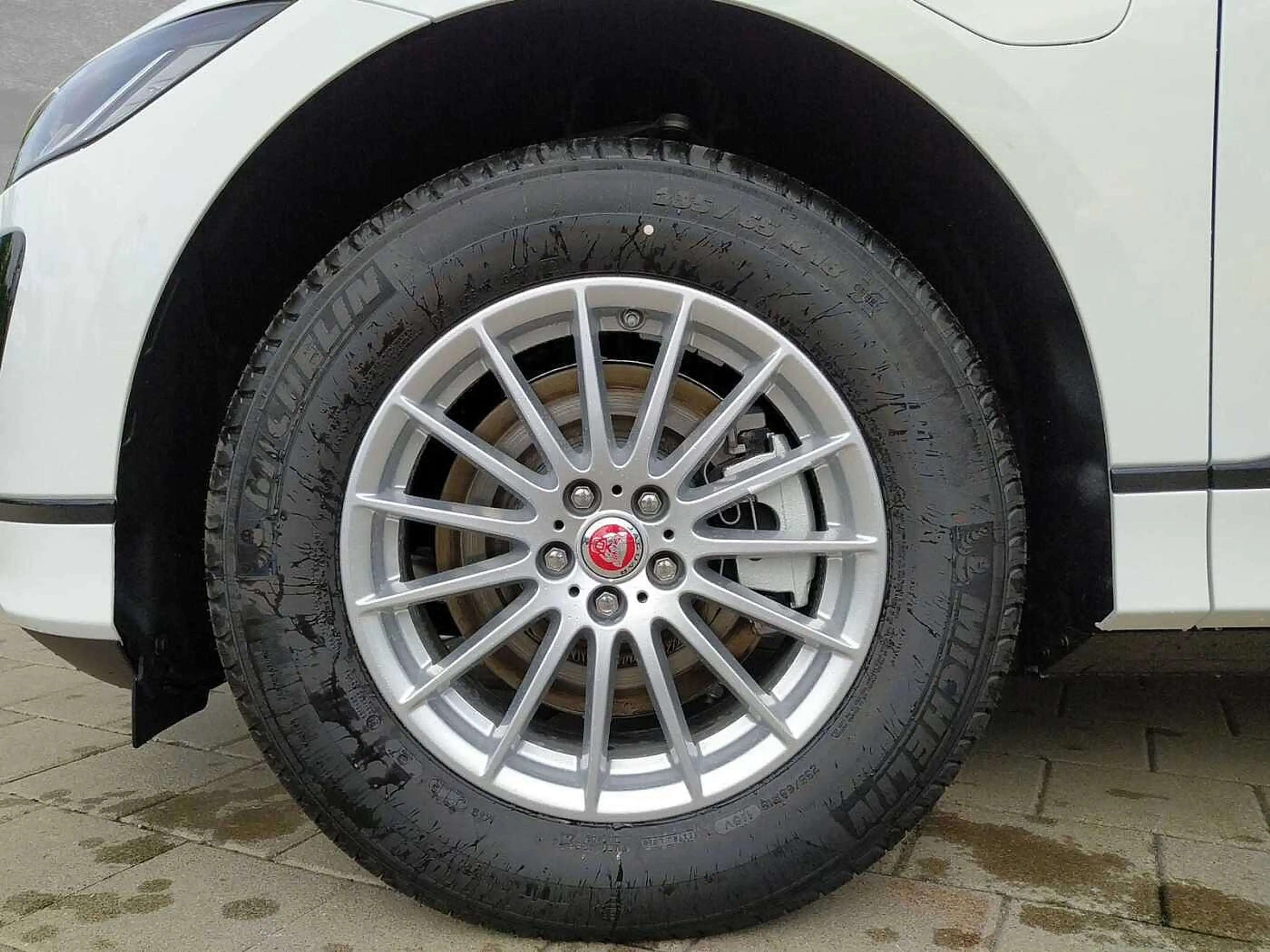 Jaguar I-Pace EV400 S — photo 9