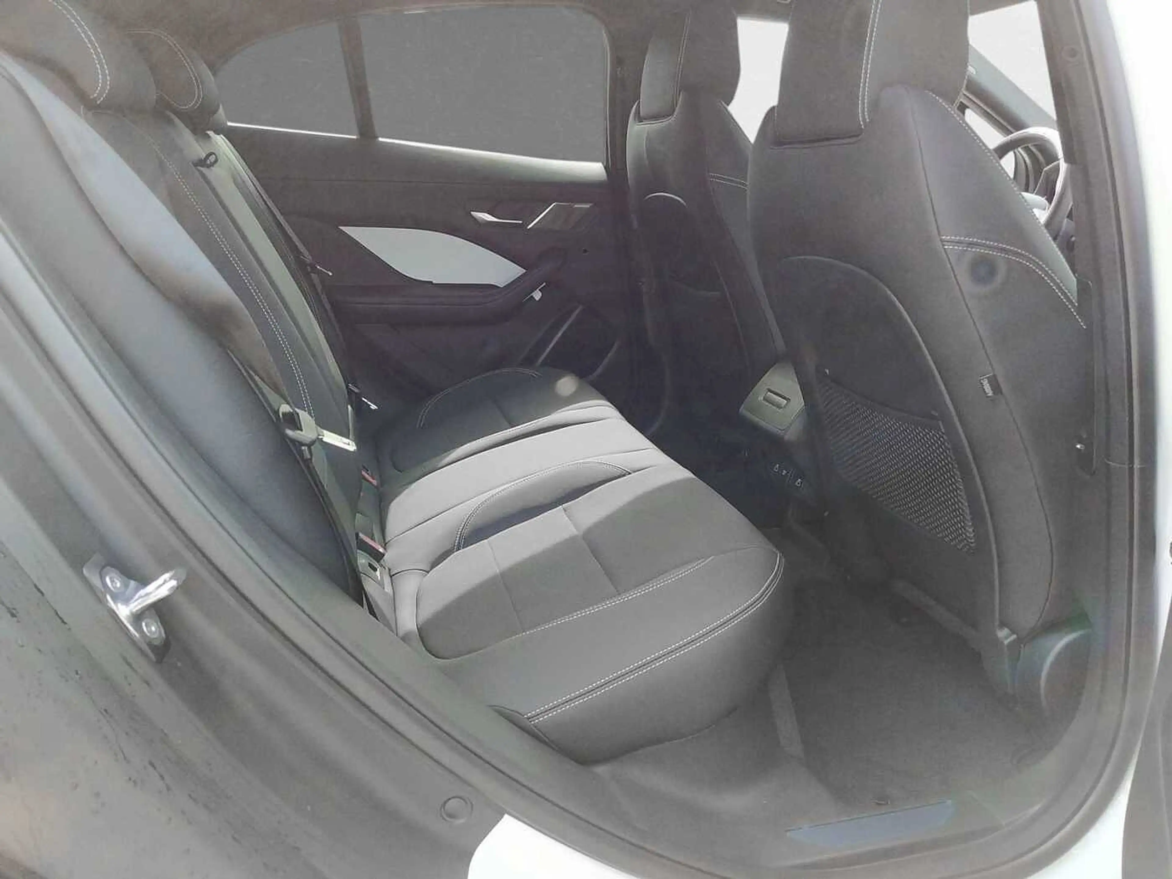 Jaguar I-Pace EV400 S — photo 5