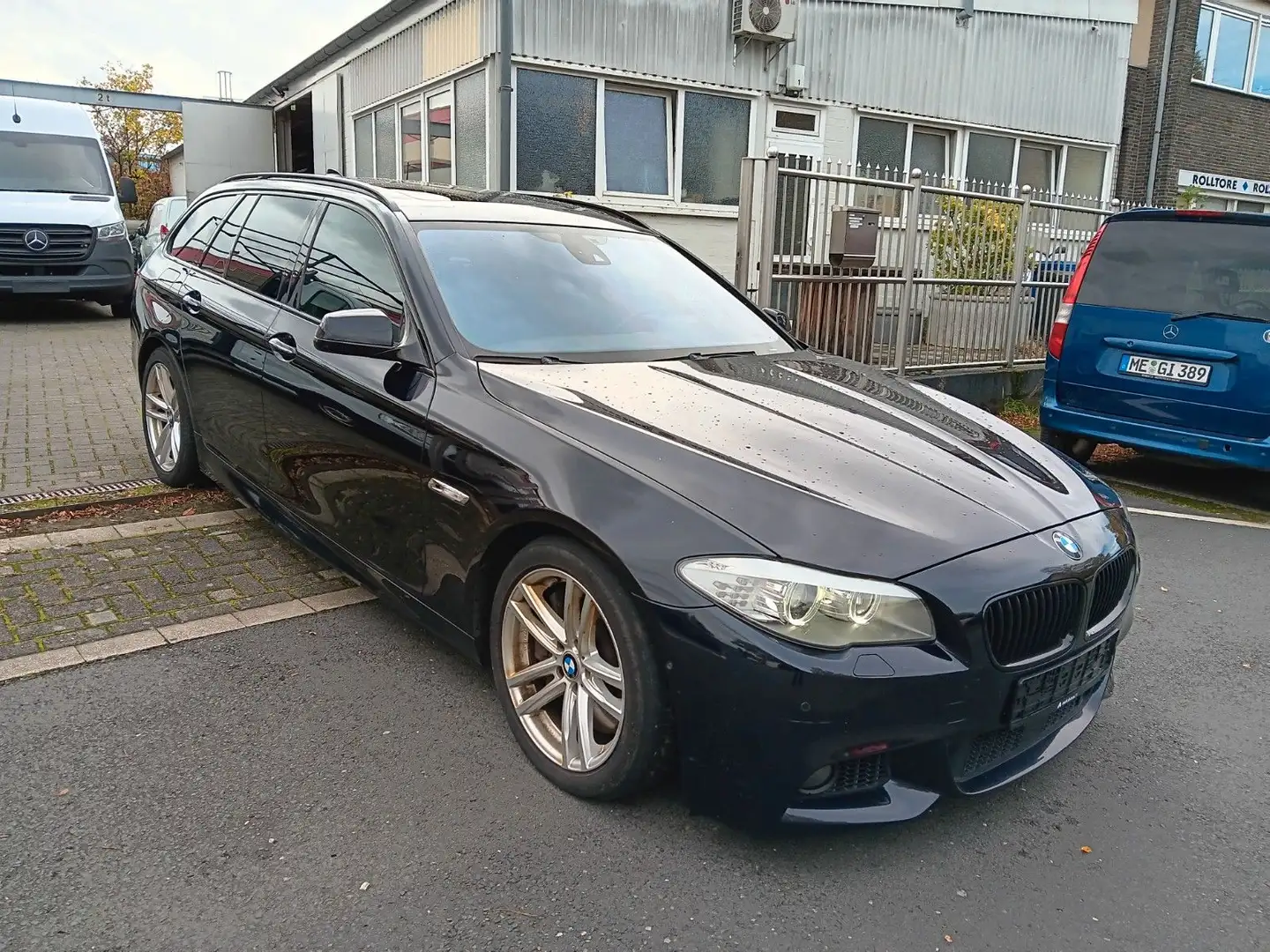 BMW 550 i T M SPORT xDRIVE VOLL PANO SOFTCL HUD MEMO Чорний - 1