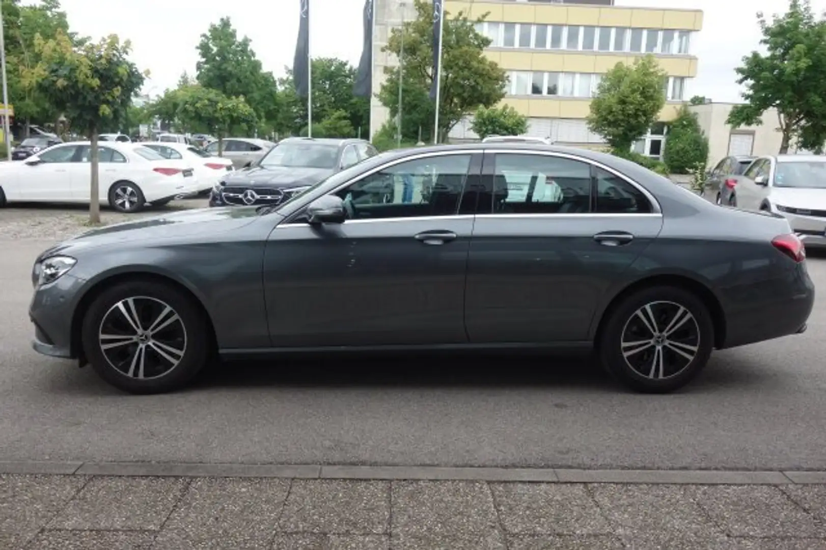 Mercedes-Benz E 220 E 220 d Avabtgarde LED WIDESCREEN KAMERA SHZ Grigio - 2