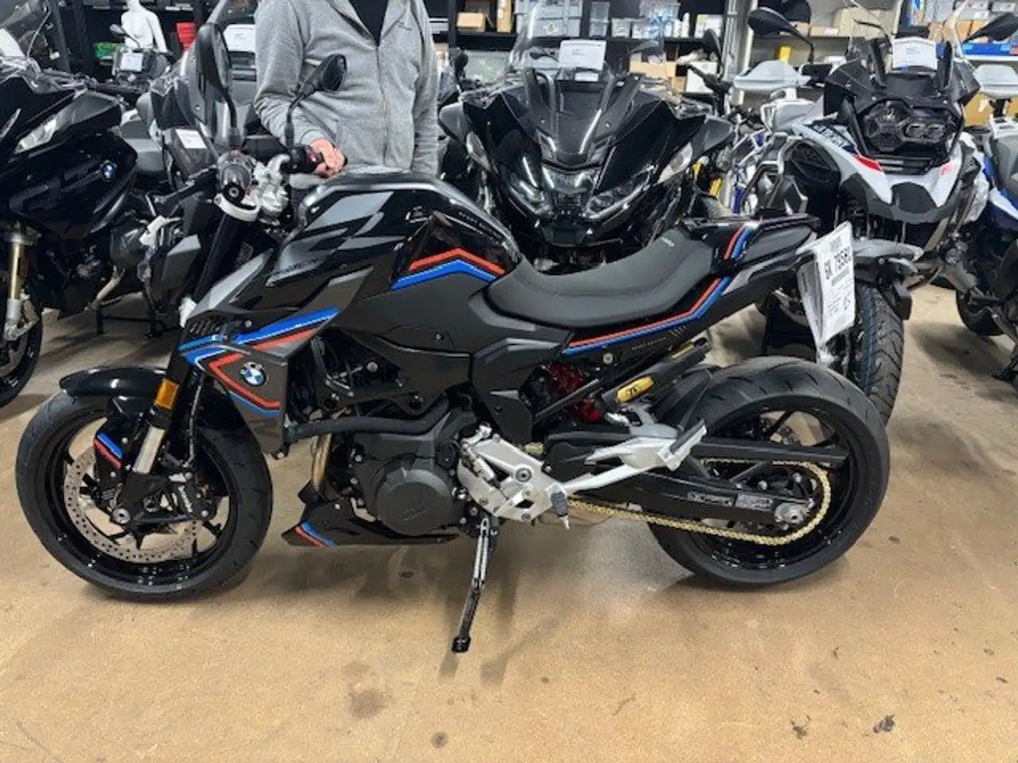 BMW F 900 R SPORT EDITION Zwart - 1