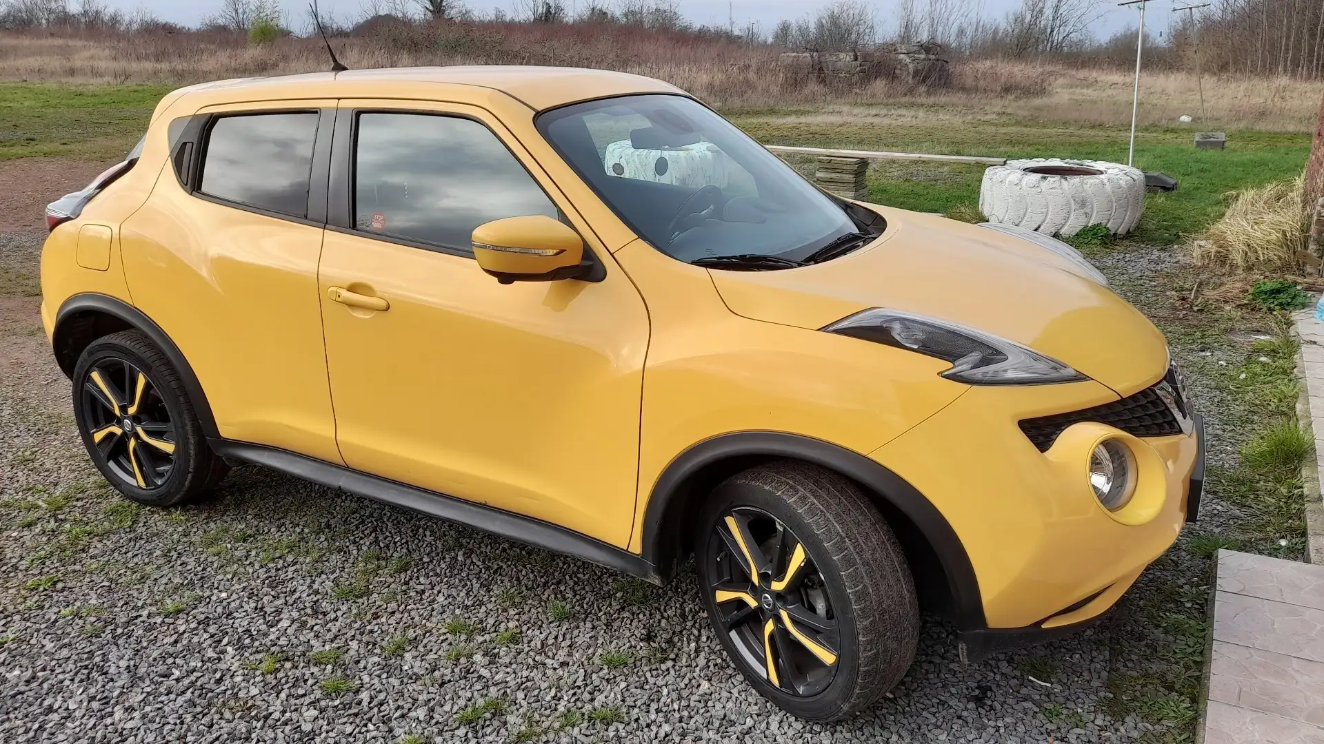 Nissan Juke 1.2 DIG-T 2WD Connect Edition Żółty - 2