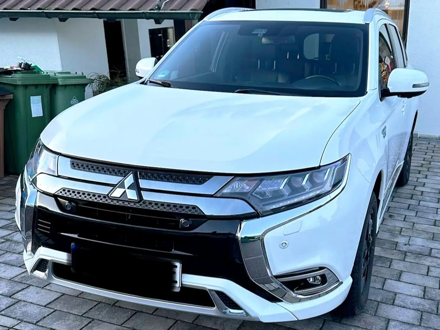 Mitsubishi Outlander Outlander 2.4 4WD Plug-In Hybrid Spirit Weiß - 1