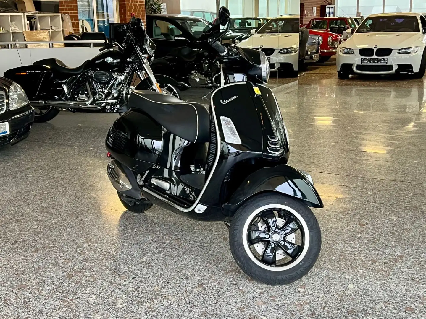 Vespa GTS 300 Černá - 2