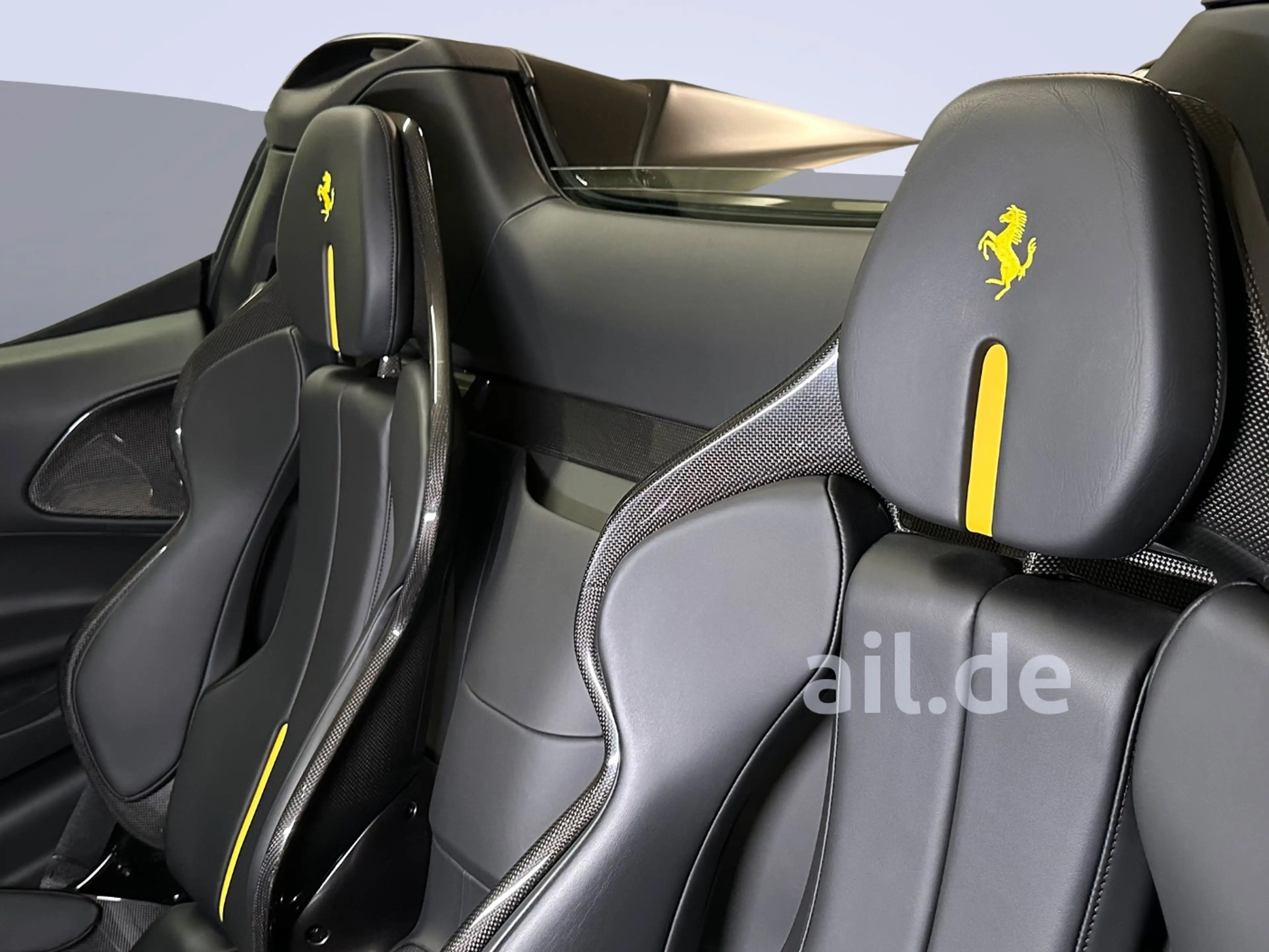 Ferrari SF90 Spider Nero Opaco Carbon PACK Racing Seat — photo 8