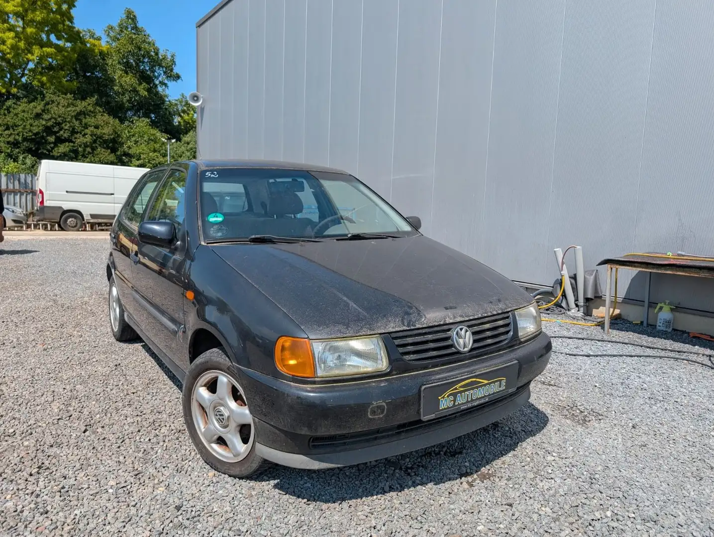 Volkswagen Polo 1.0 Servo Comfortline !! Black - 1