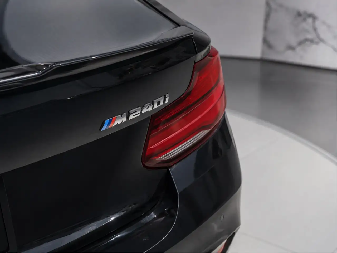 BMW 2 Series снимка BMW 2 Series