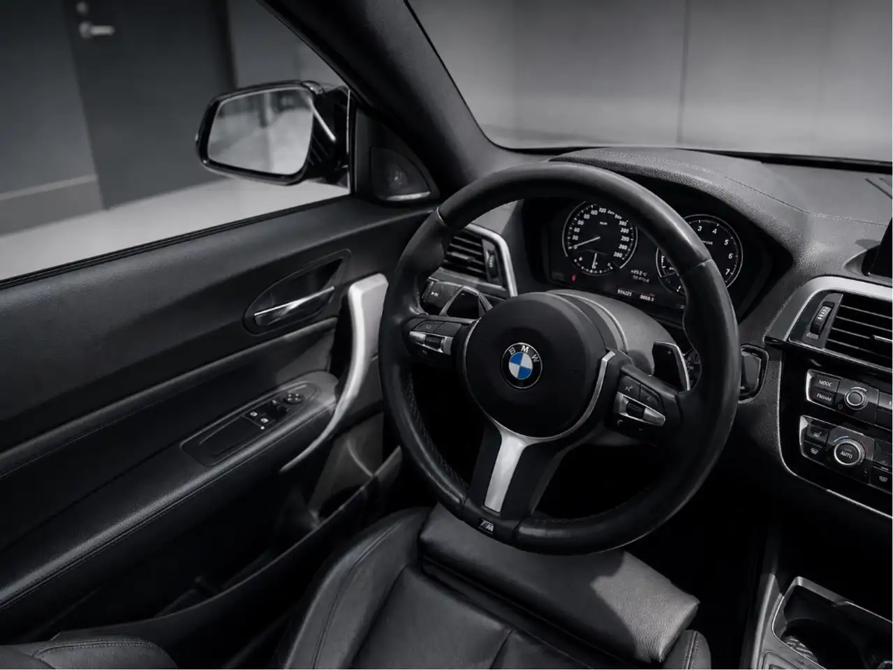 BMW 2 Series снимка BMW 2 Series