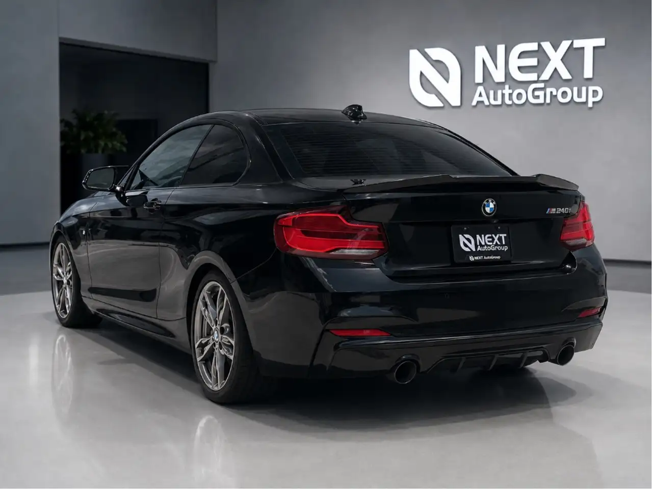 BMW 2 Series снимка BMW 2 Series