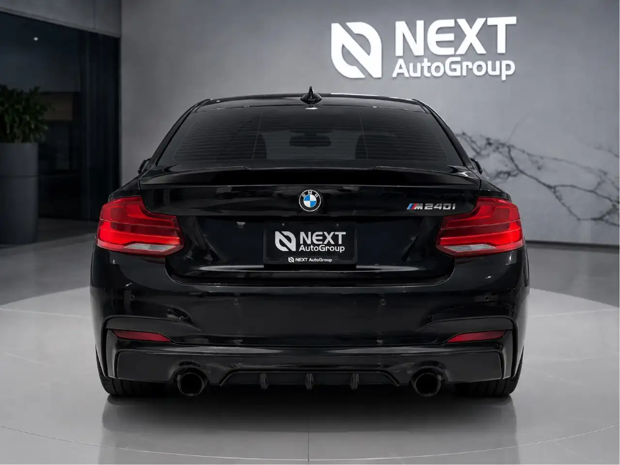 BMW 2 Series снимка BMW 2 Series