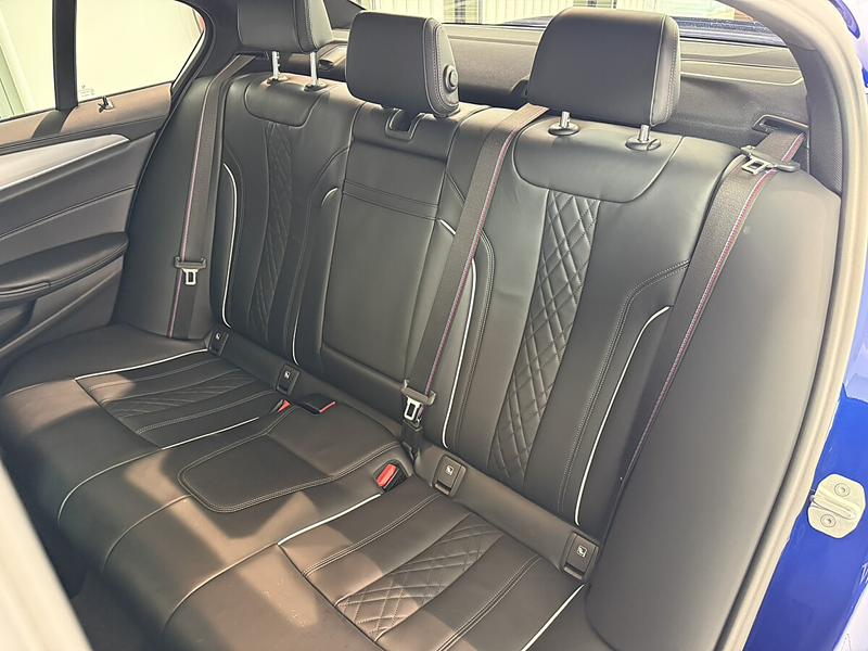 BMW 550 i xDrive -  Indiv. Carbon -  HUD - Pano - 360° ... — photo 13