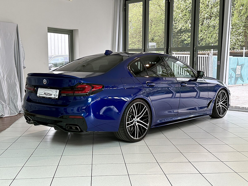 BMW 550 i xDrive -  Indiv. Carbon -  HUD - Pano - 360° ... — photo 3