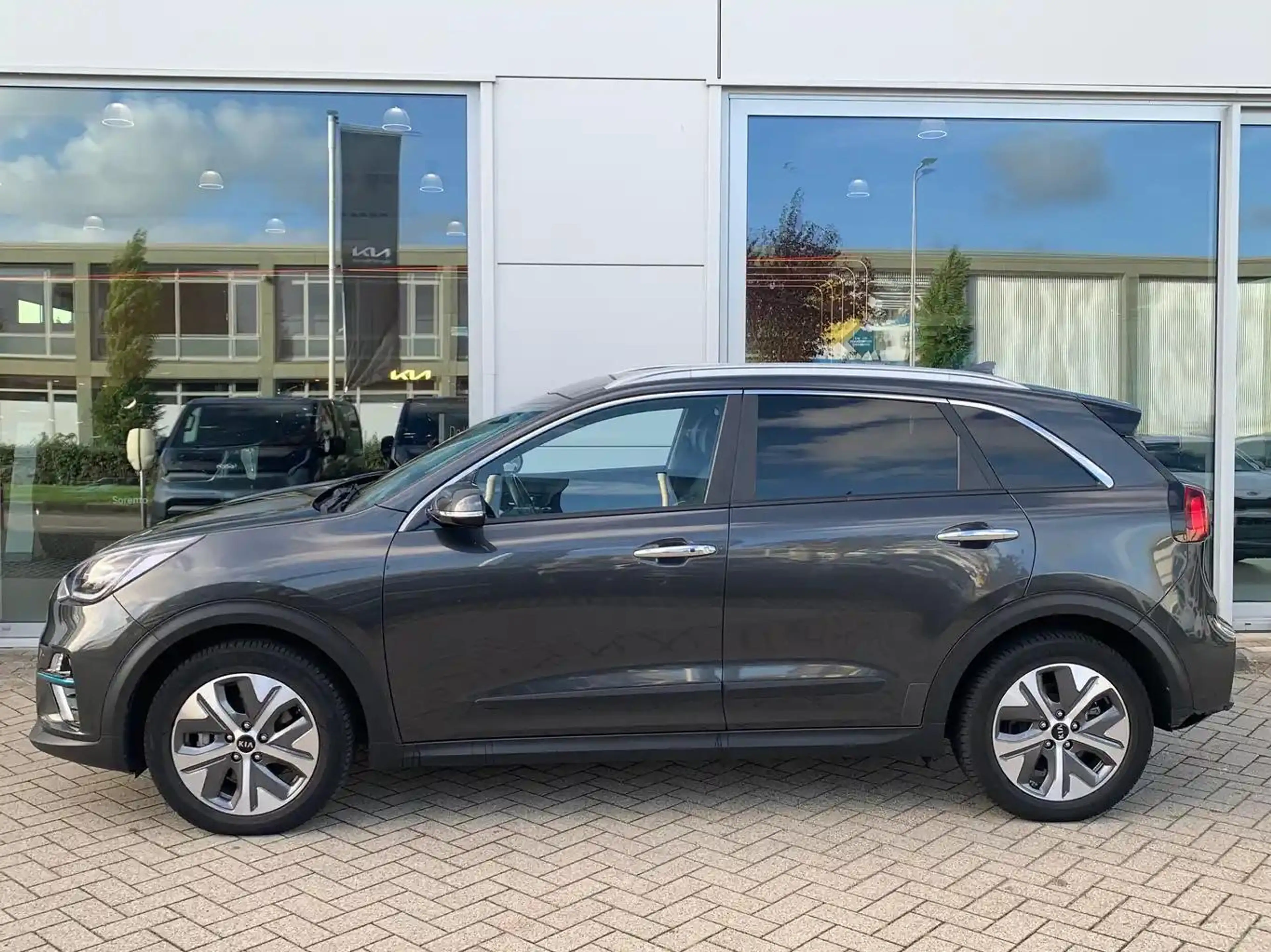 Kia e-Niro ExecutiveLine 64 kWh | Stoel en stuurverwarming | — photo 2