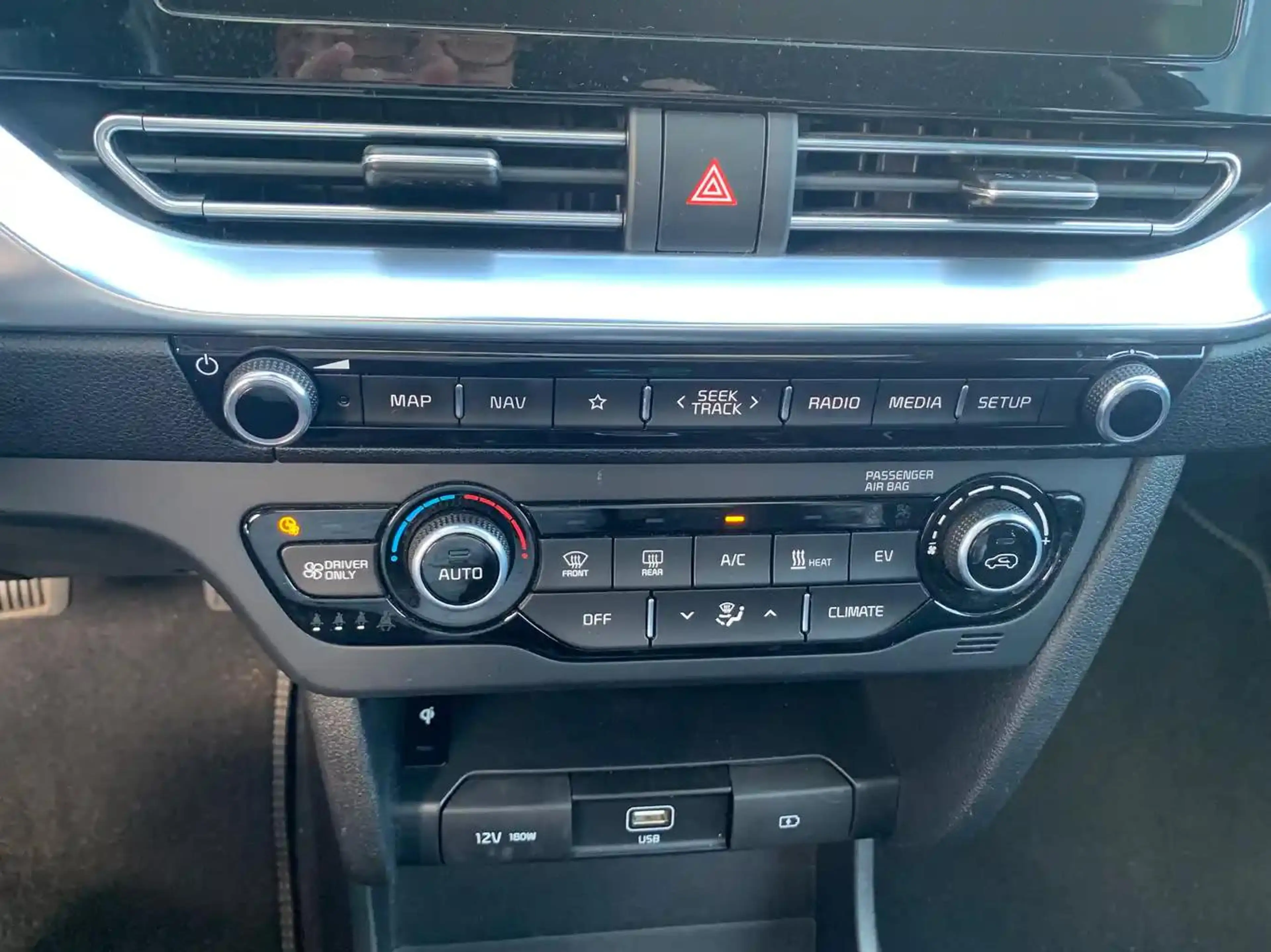 Kia e-Niro ExecutiveLine 64 kWh | Stoel en stuurverwarming | — photo 9