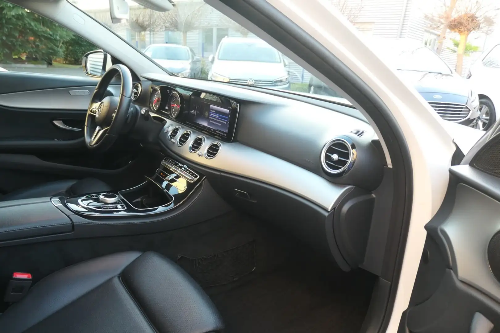 Mercedes-Benz E 220 d T-Modell Avantgarde LED Kamera Top Zustand Weiß - 2