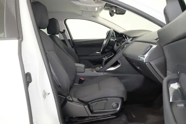 Jaguar E-Pace view 3