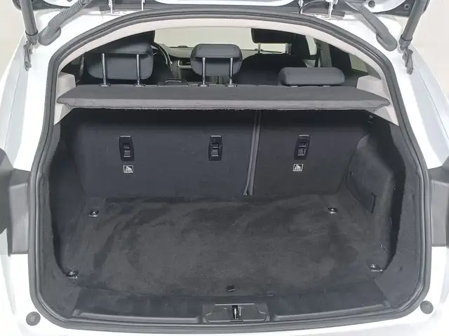 Jaguar E-Pace view 12