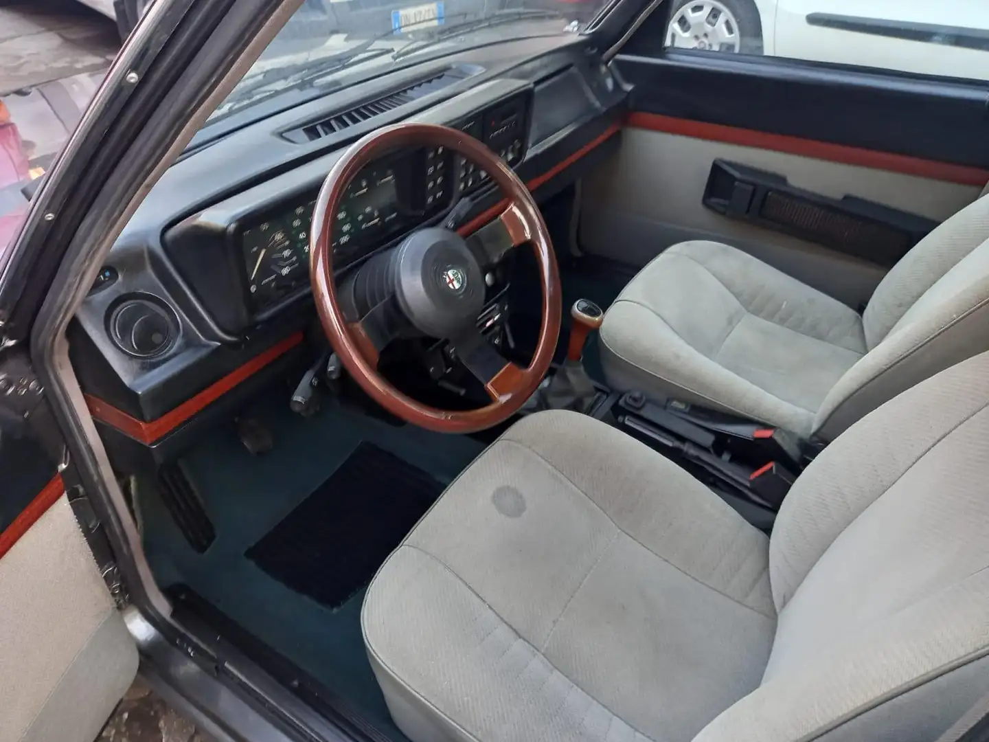 Alfa Romeo Alfetta Alfetta 2.0i Quadrifoglio Oro - 2