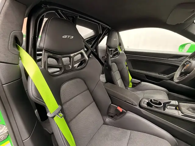 Porsche 911 view 13