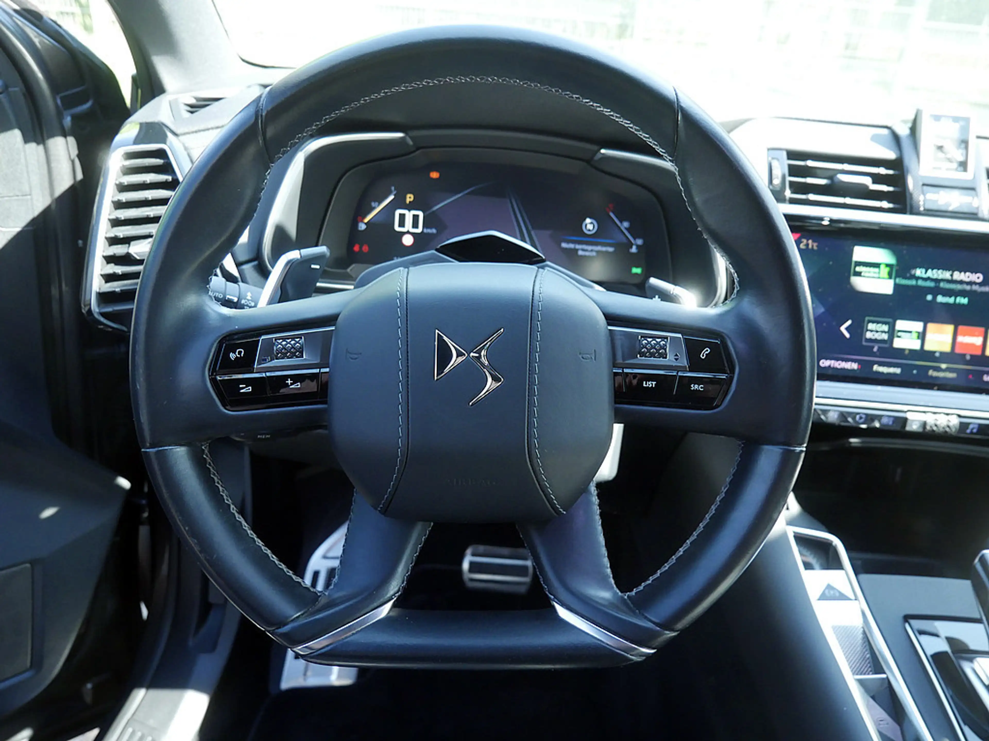 DS Automobiles DS 7 Crossback Be chic PureTech 180 LED PANO — photo 11