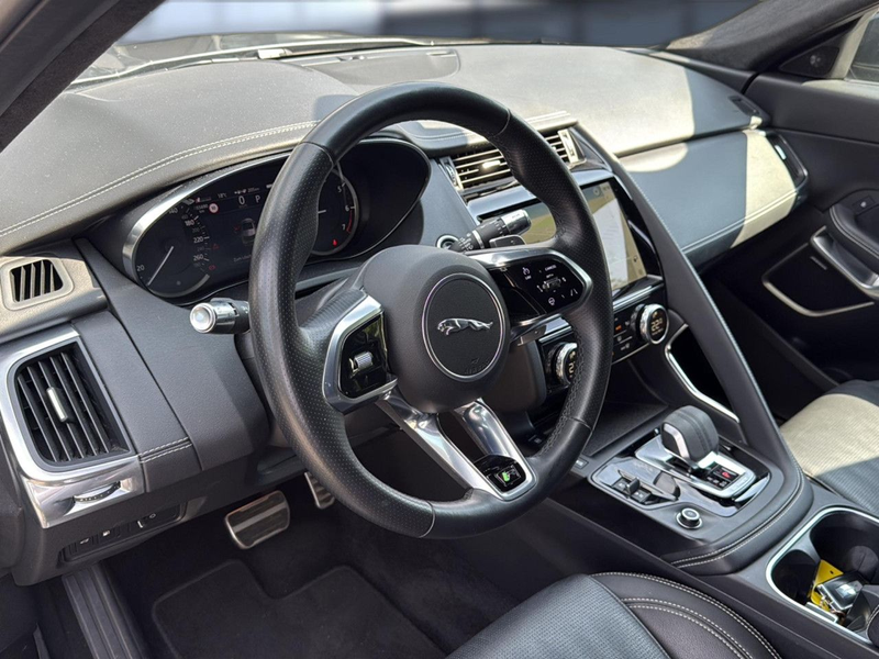 Jaguar E-Pace P300e AWD R-Dynamic S 1.Hand Bluetooth Navi — photo 7