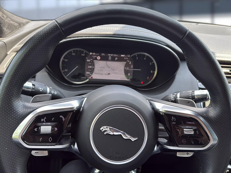 Jaguar E-Pace P300e AWD R-Dynamic S 1.Hand Bluetooth Navi — photo 8