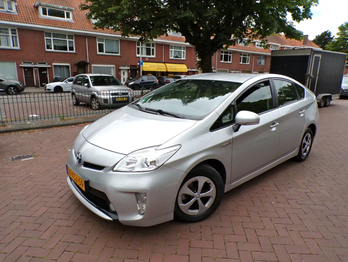 Toyota Prius 1.8 Comfort CAMERA NAVIGATIE TELEFOON CRUISECONTRO Gris - 1