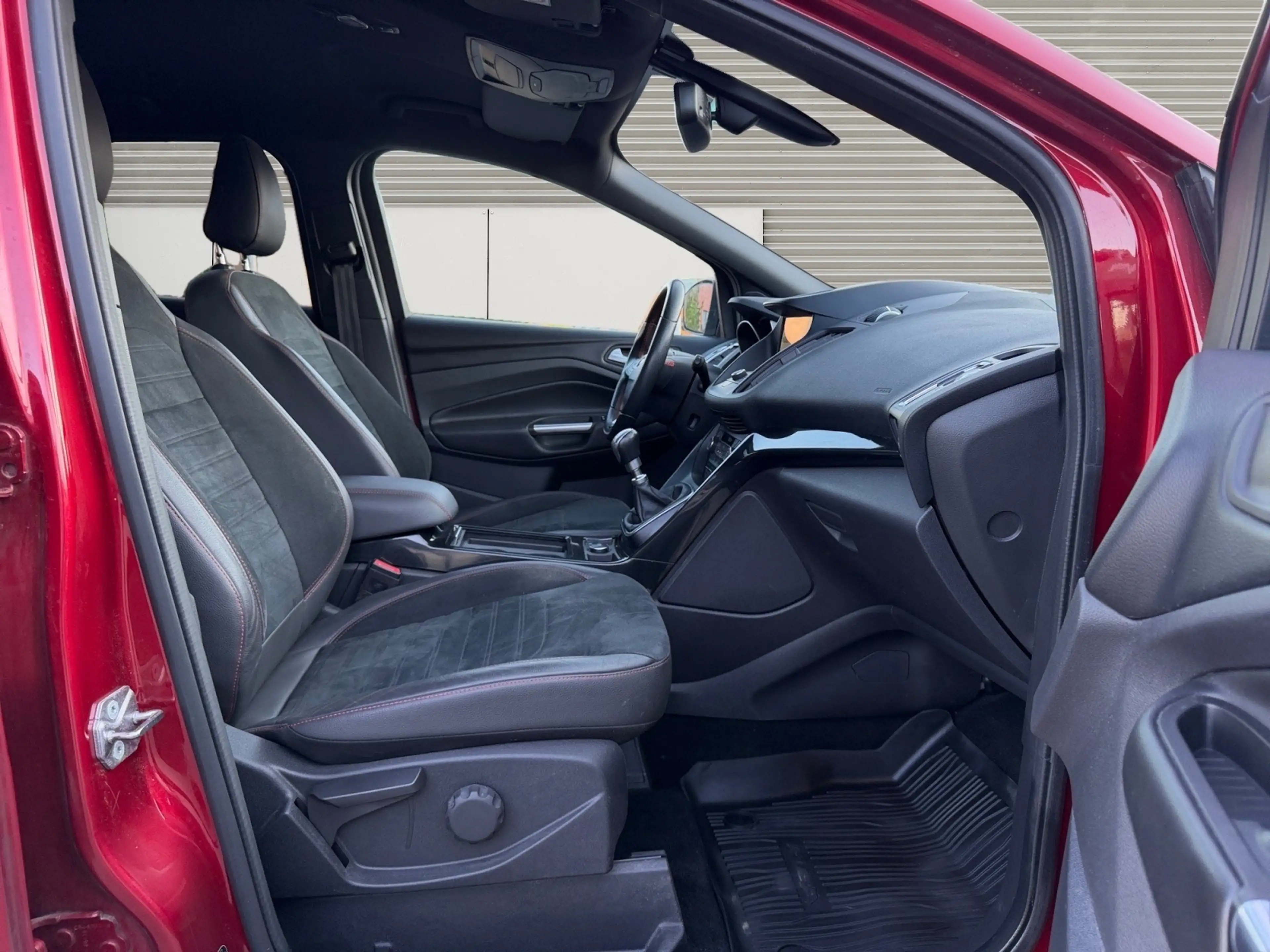 Ford Kuga Kuga 1.5i ST Line / GARANTIE / AIRCO / LED / NAVI / — photo 10