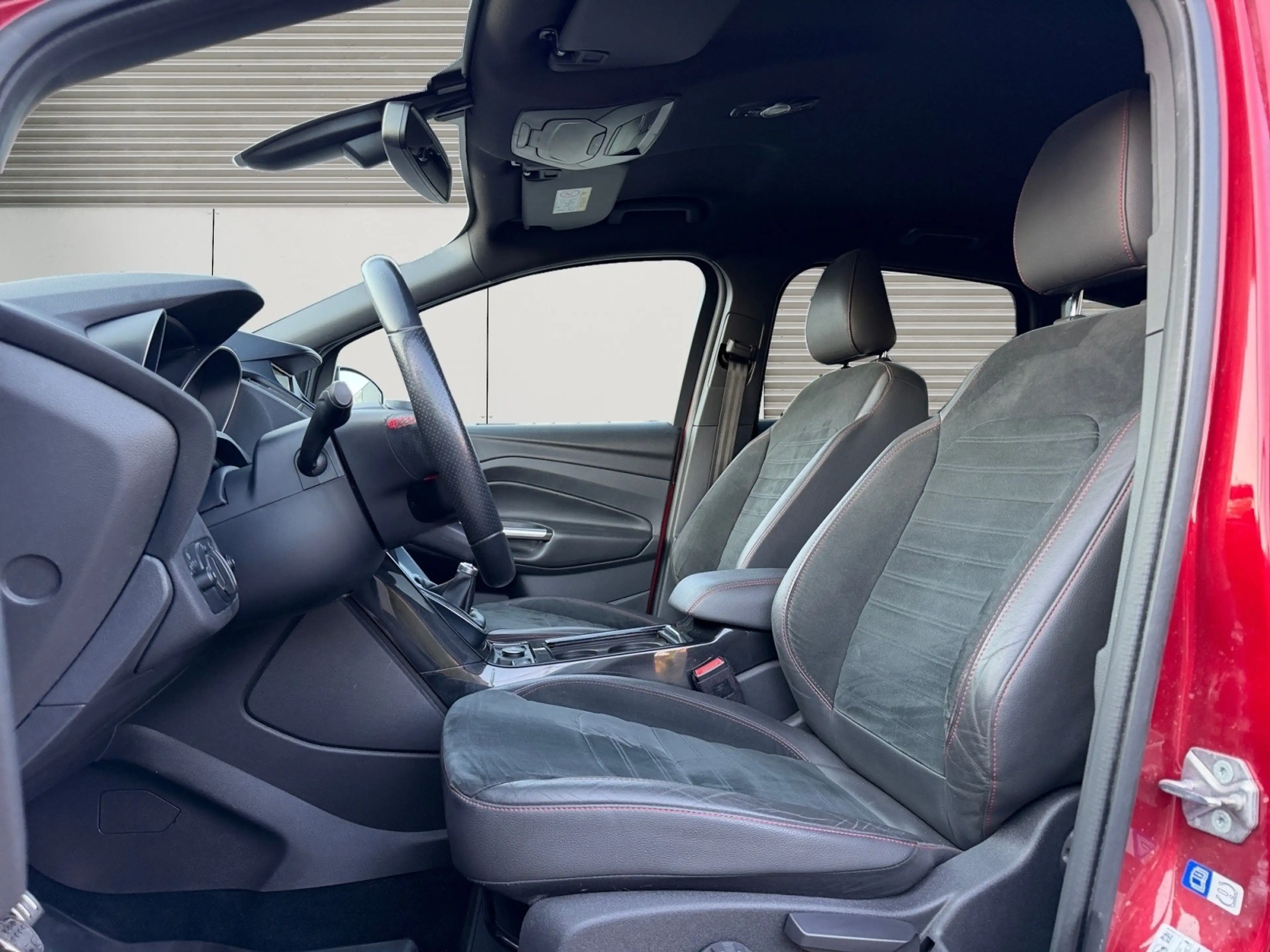 Ford Kuga Kuga 1.5i ST Line / GARANTIE / AIRCO / LED / NAVI / — photo 9