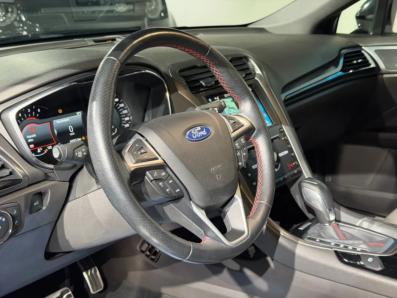 Ford Mondeo 2.0 TDCi ST-Line / LED / NAVI / ASISSTENZSYSTEME Bild 21