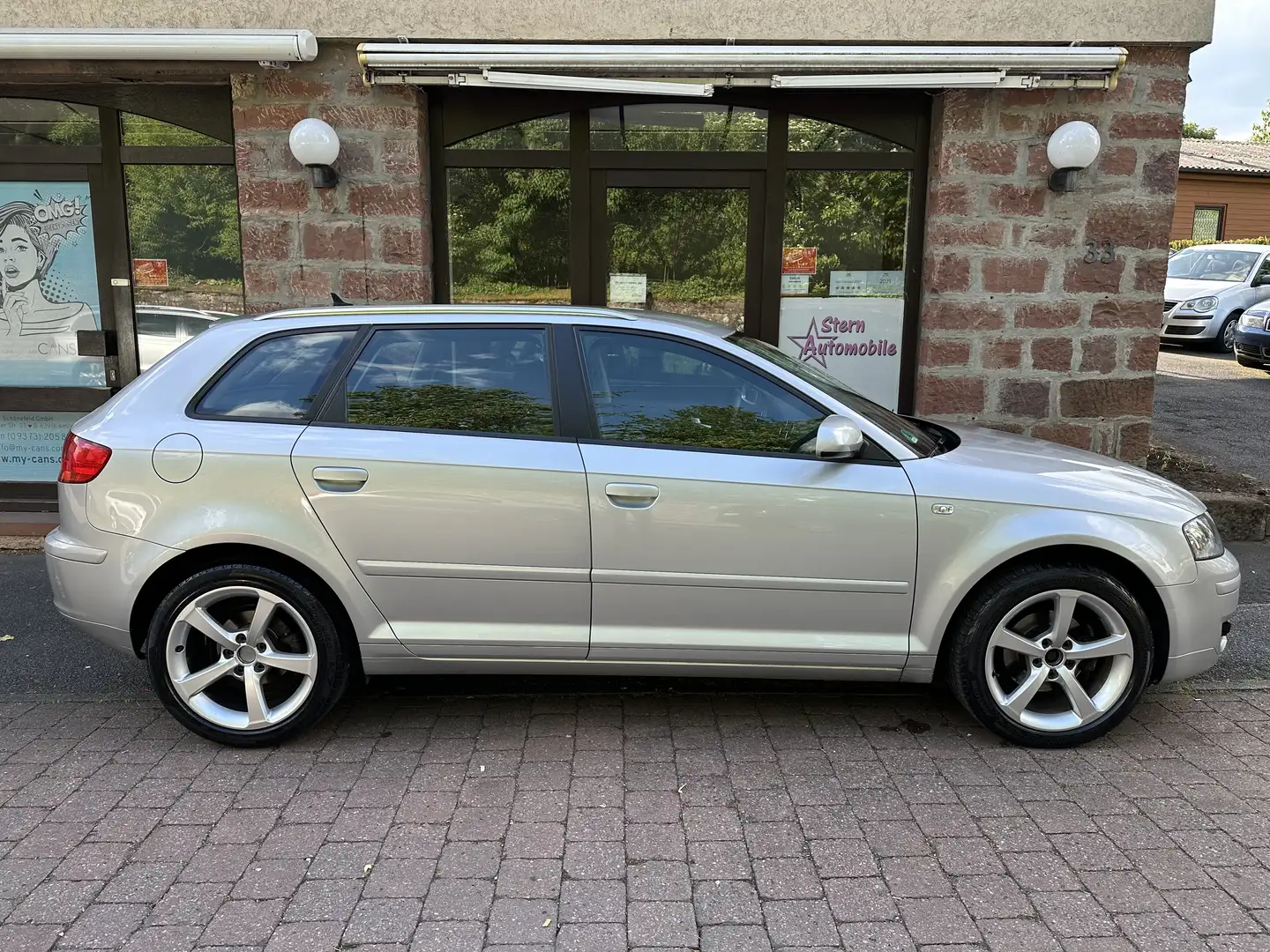 Audi A3 1.9 TDI*Attraction*2.Hand*Klima* Silber - 2
