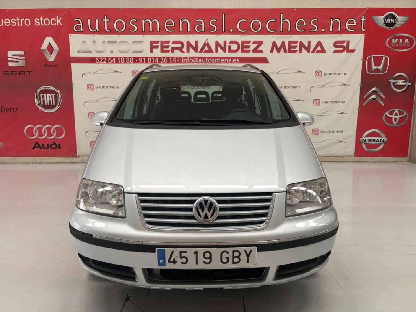 Volkswagen Sharan 2.0TDI Trendline Gris - 2