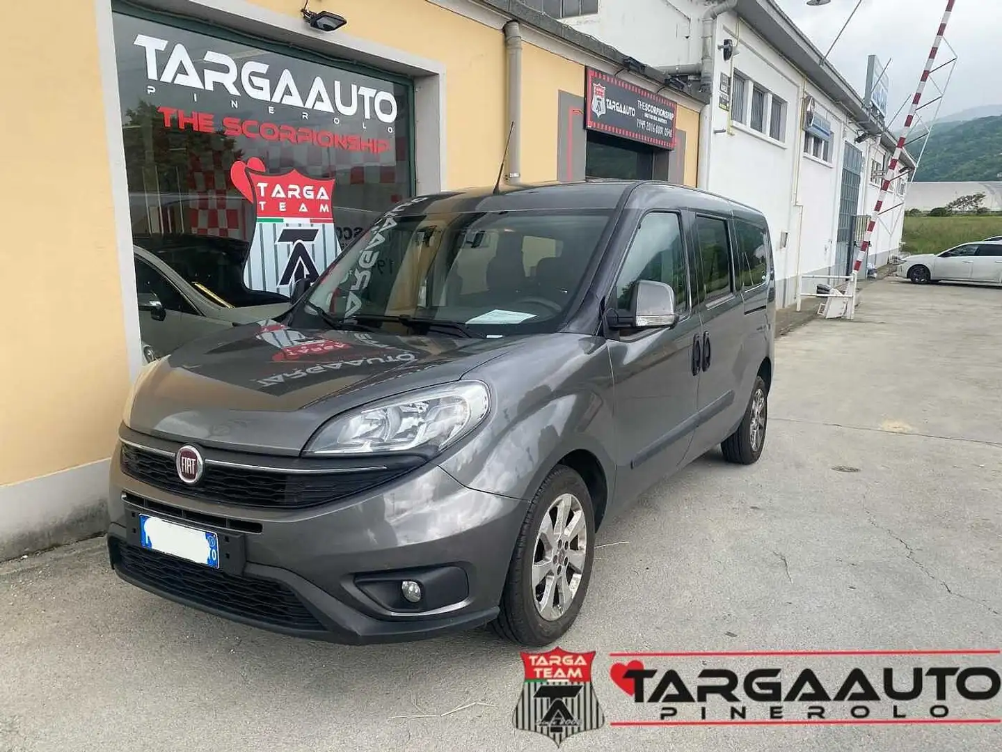 Fiat Doblò 2.0 MJT 16V Easy Maxi Gris - 1