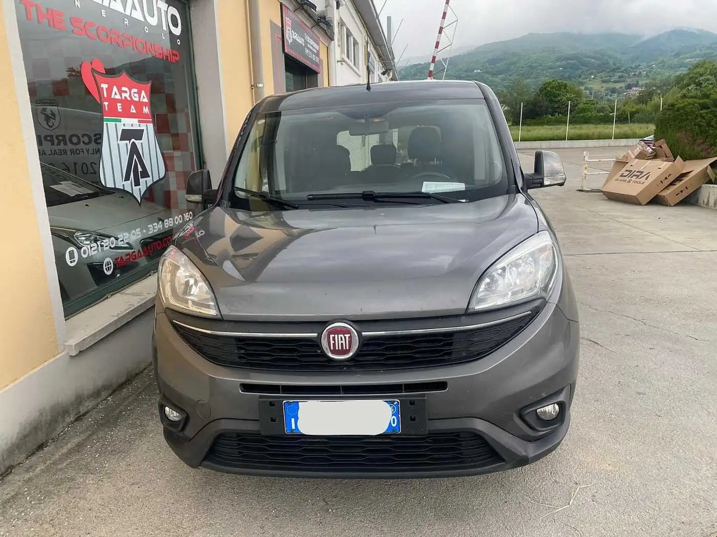 Fiat Doblò 2.0 MJT 16V Easy Maxi Gris - 2