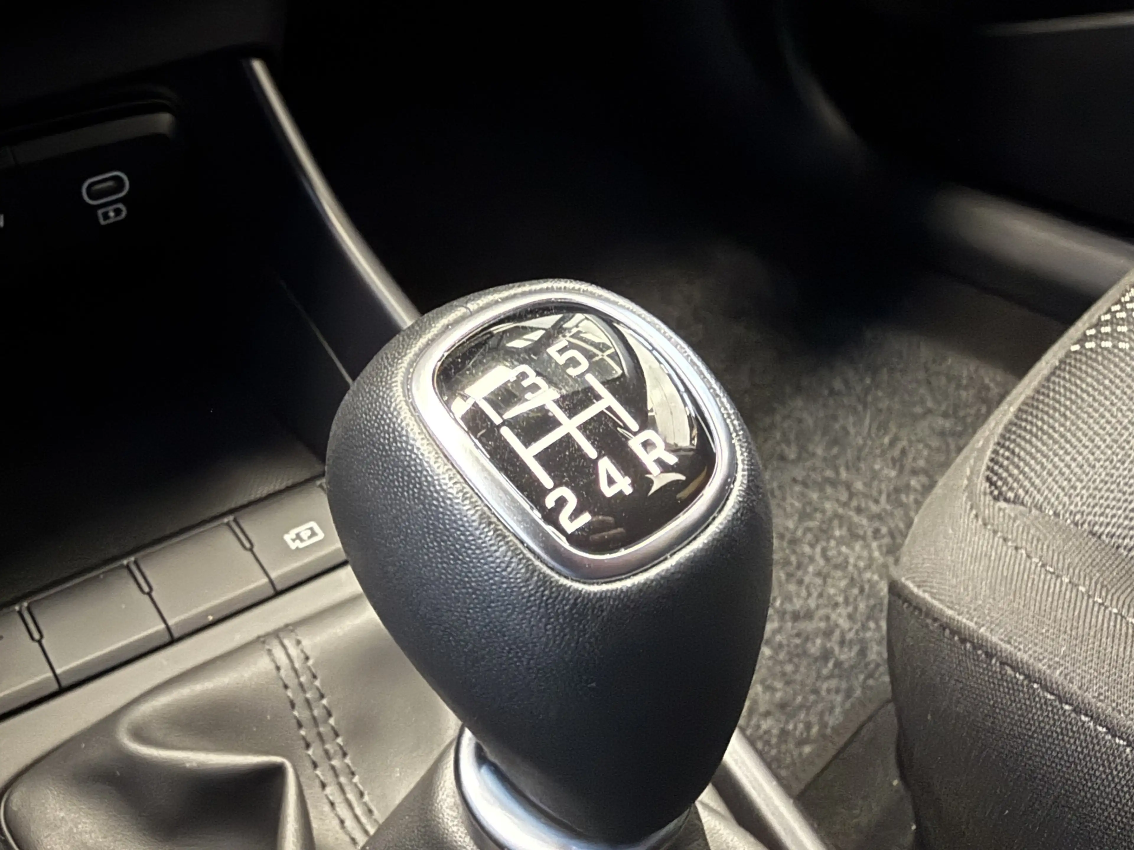 Hyundai i20 1.2 MPI i-Motion NAVI-CAMERA-LANE ASSIST-CRUISE CO — photo 24