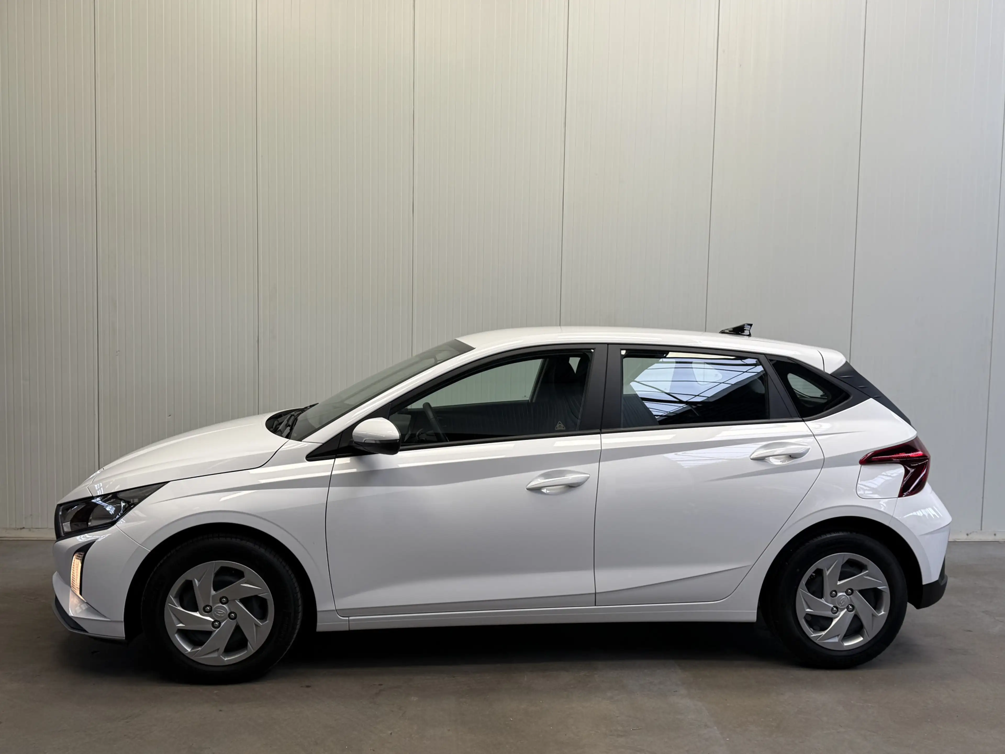 Hyundai i20 1.2 MPI i-Motion NAVI-CAMERA-LANE ASSIST-CRUISE CO — photo 4