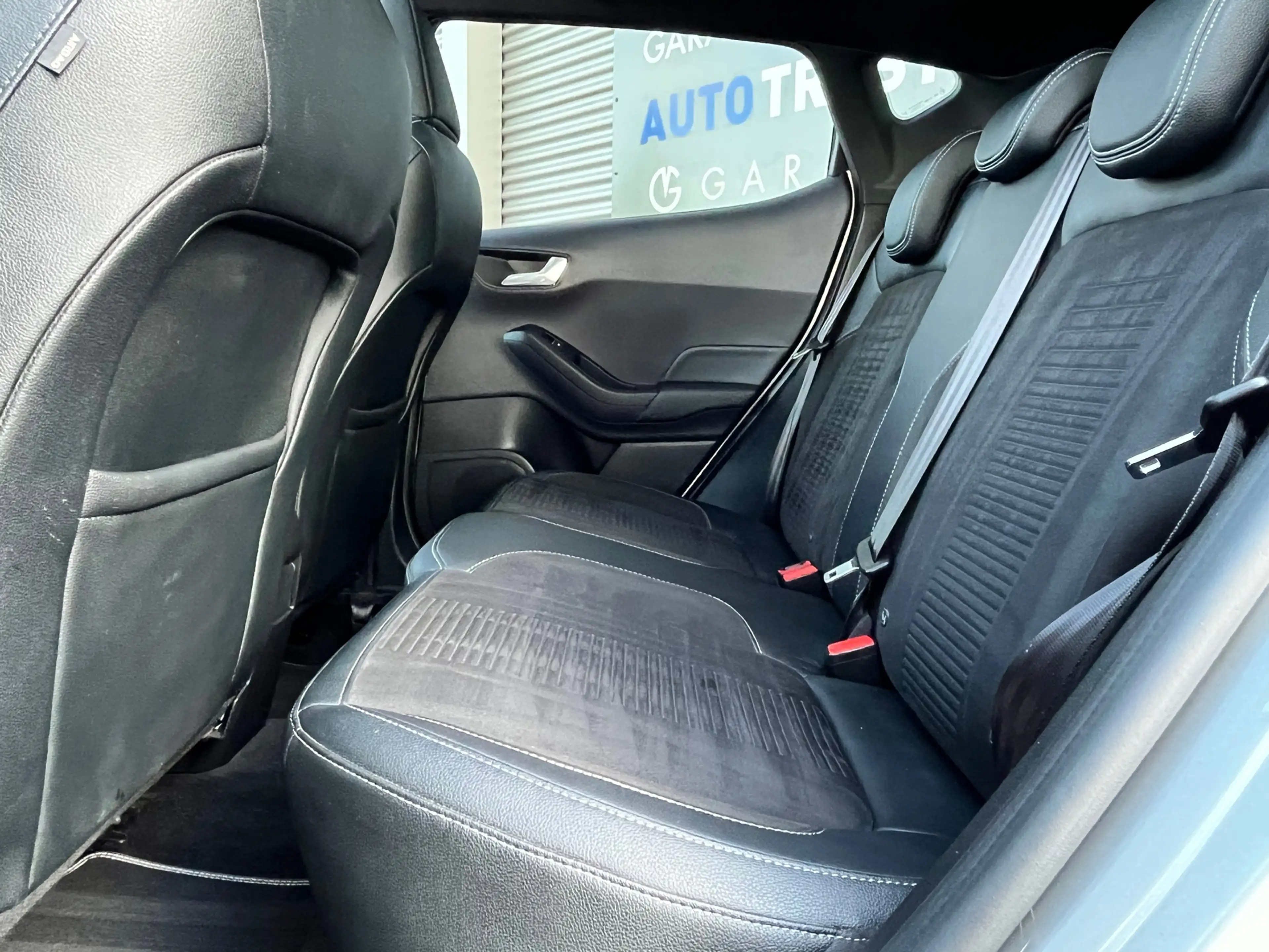 Ford Fiesta 1.5 ST-3 200PK! Panodak,Recaro,Navi,Clima,Cruise,C — photo 10