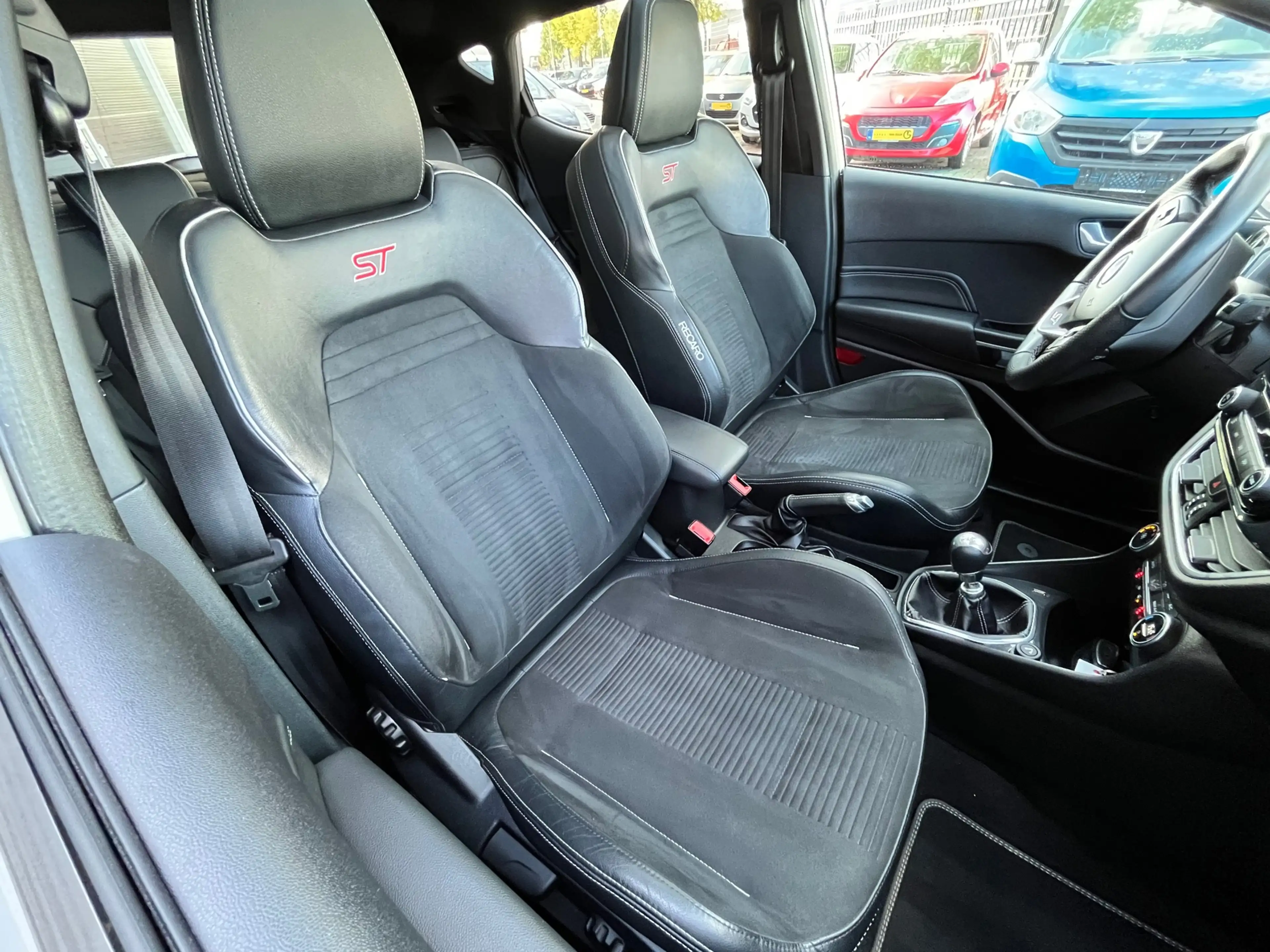 Ford Fiesta 1.5 ST-3 200PK! Panodak,Recaro,Navi,Clima,Cruise,C — photo 46