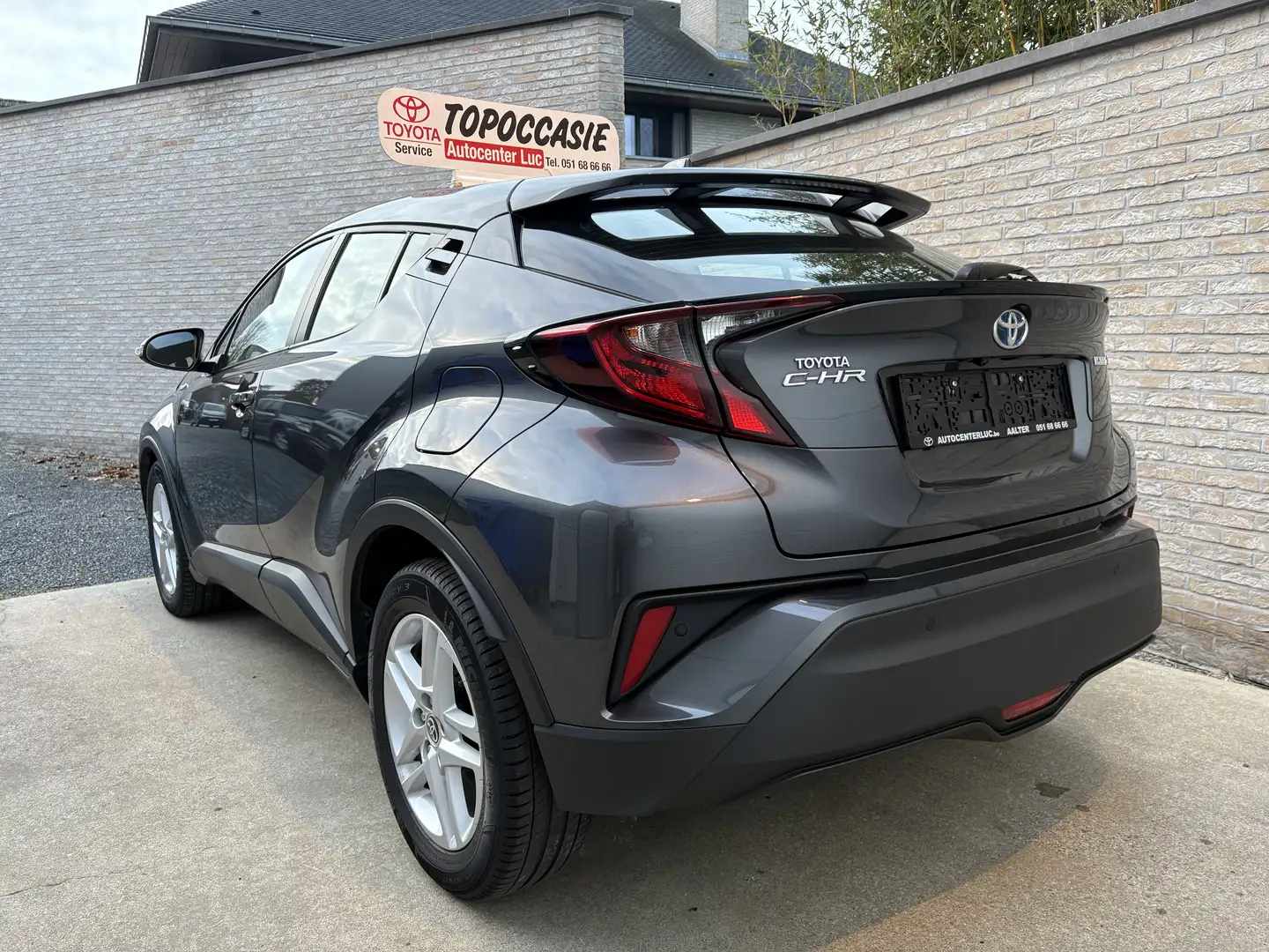 Toyota C-HR C-HR HYBRID AT / Business-Edition / € 17900+btw Grigio - 2