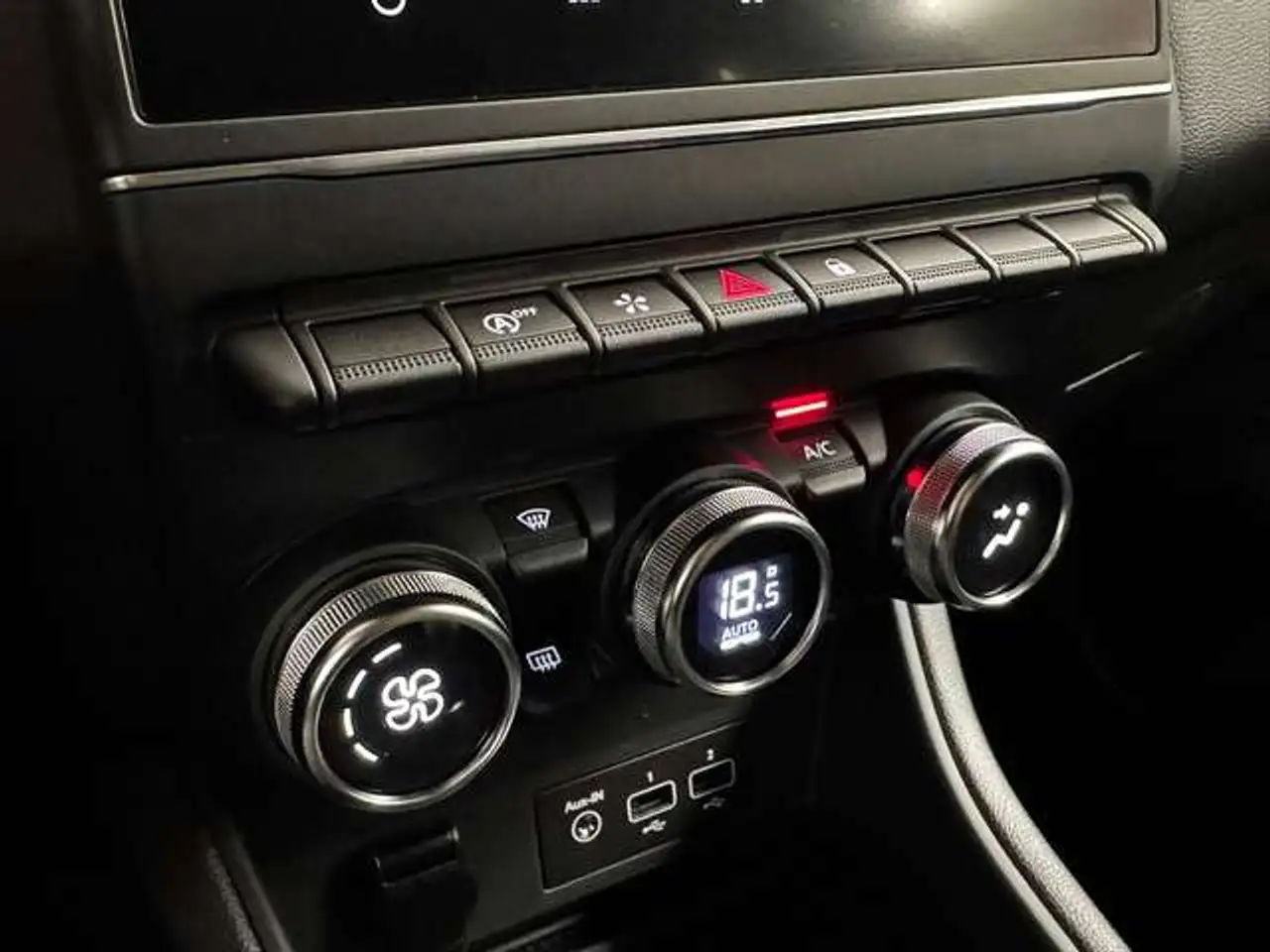 Renault Captur — photo 18