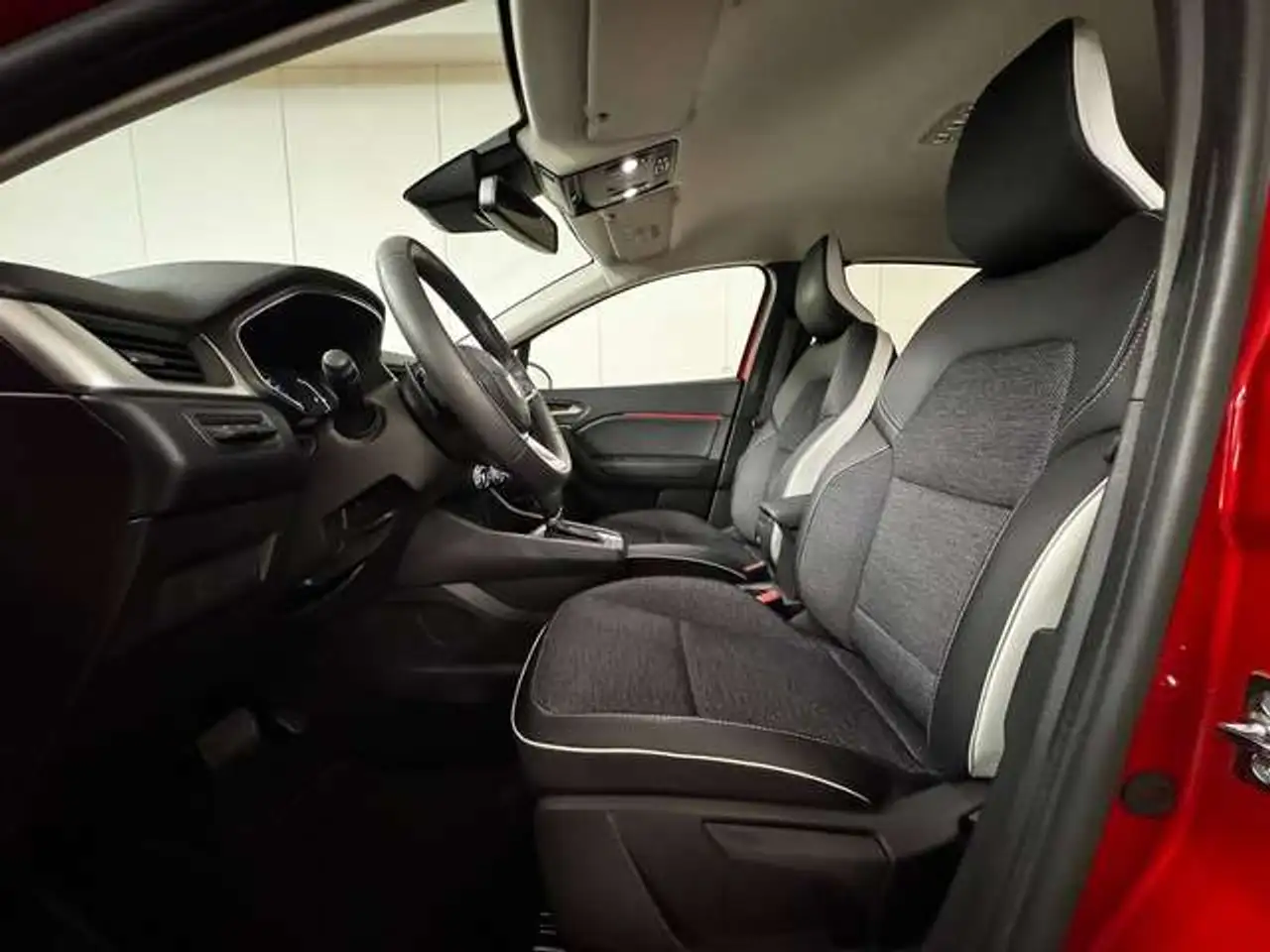 Renault Captur — photo 22