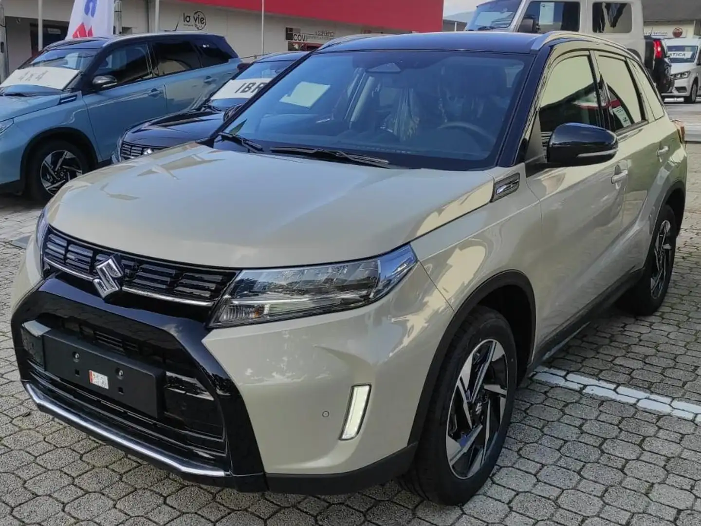 Suzuki Vitara 1.4 IBRIDA 4X4 ALLGRIP TOP BEIGE + TETTO NERO Beige - 1