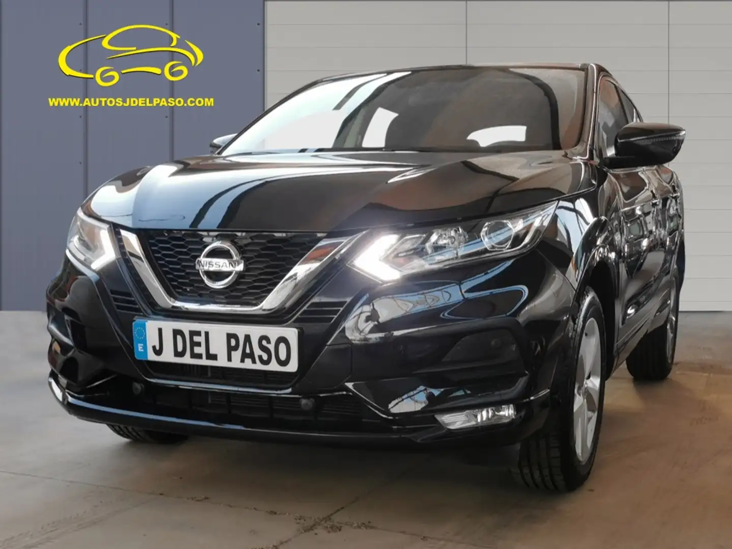 Nissan Qashqai 1.2 DIG-T Acenta 4x2 Zwart - 1