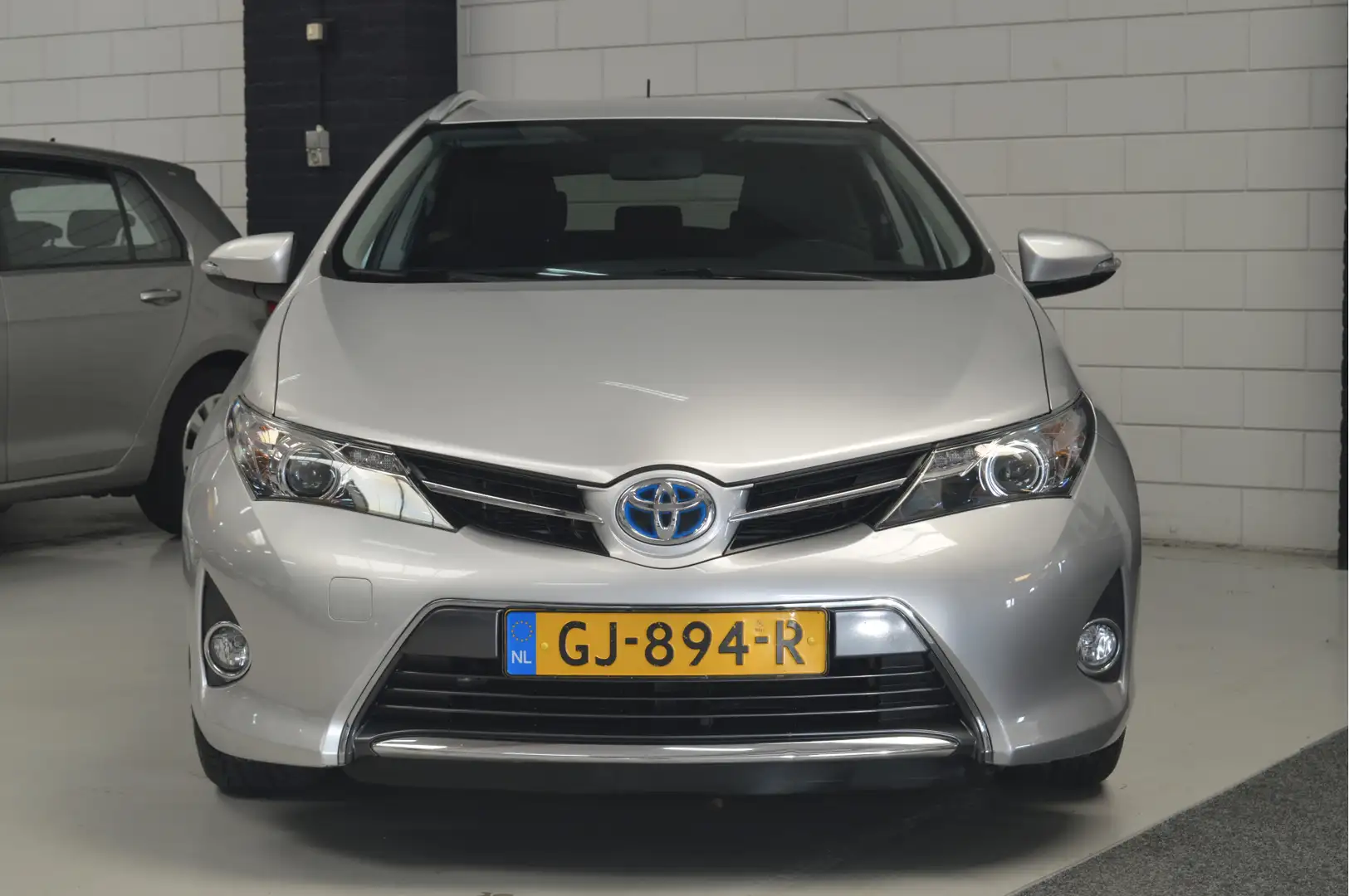Toyota Auris Touring Sports 1.8 Hybrid Lease // CLIMA // CRUISE Gris - 2