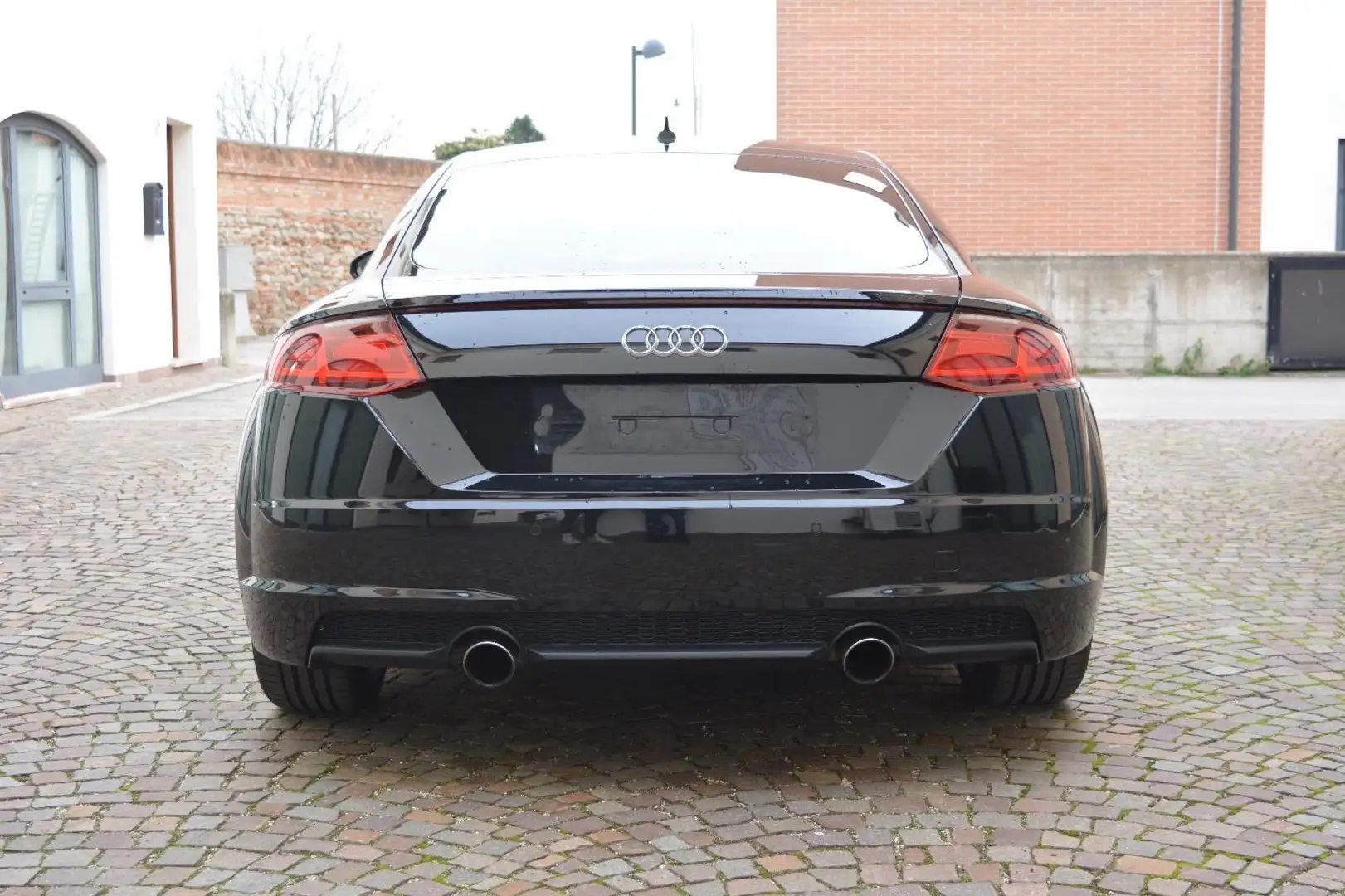 Audi TT Coupe 1.8 tfsi S line s-tronic - 2