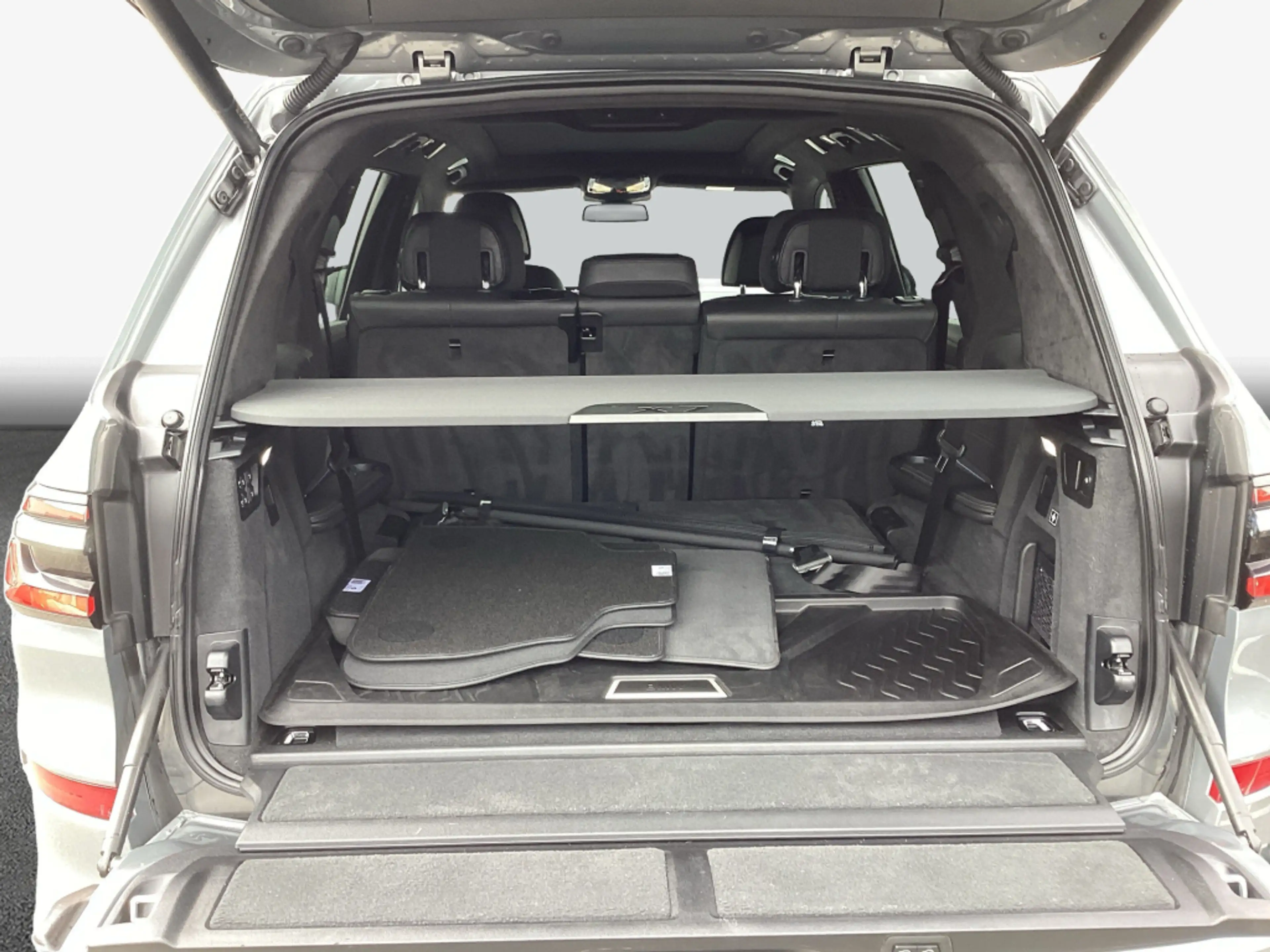 BMW X7 xDrive40d SHZ* AHK* Standheizung* — photo 9
